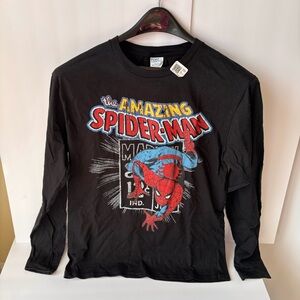 Spider Man Marvel Adult Medium Long Sleeve graphic T-shirt